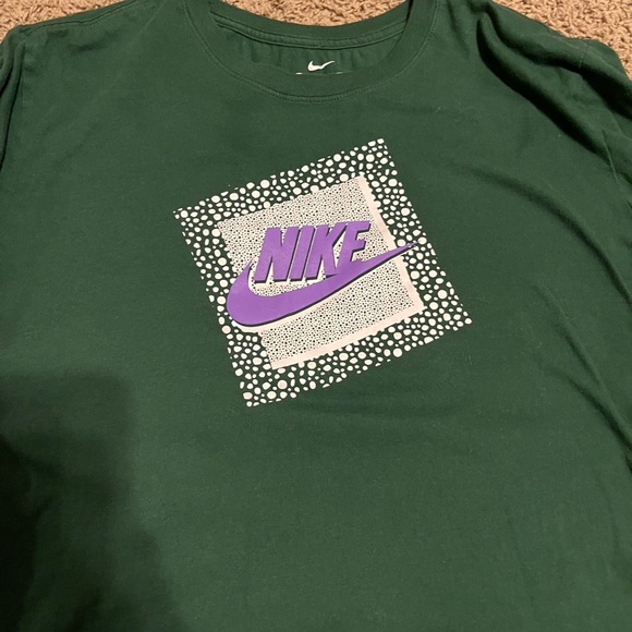Nike Tee - Picture 2 of 3